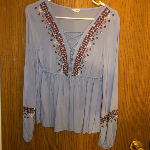 Aeropostale Peasant Embroidered Lace Up top small - Picture 2 of 4
